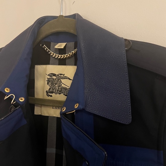 Burberry London Navy trench coat with leather collar and blue piping uk 6 (xs) - Picture 3 of 6